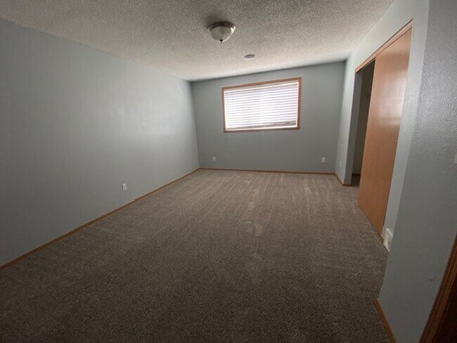 Building Photo - 6013 23rd St S