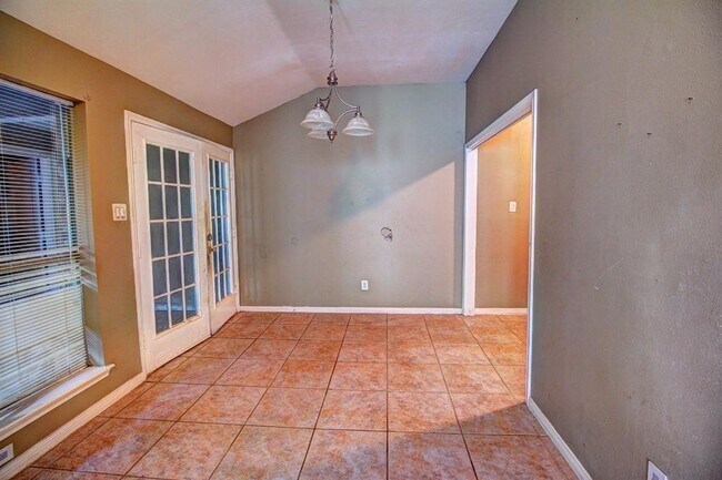 Building Photo - 11818 Plumpoint Dr