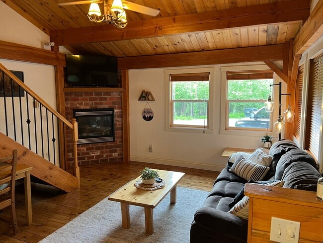 Building Photo - 2330 N Cotswald Cir