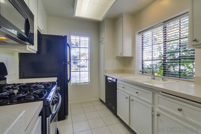 Building Photo - 13115 Wimberly Square