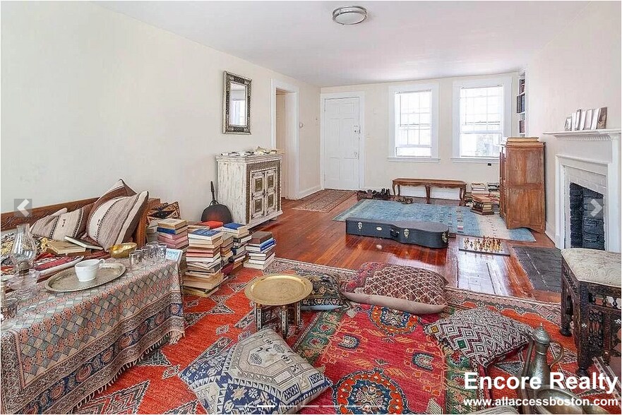 Building Photo - 27 Gibson St