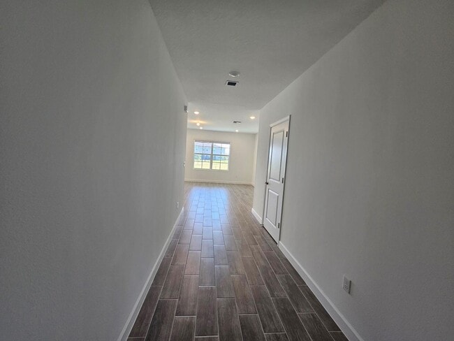 Building Photo - 19672 WHISPERING CREEK Rd