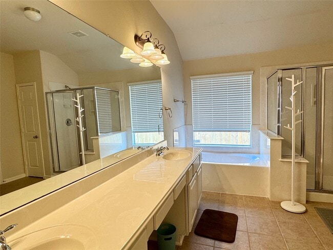 Building Photo - 21818 Saragosa Pond Ln