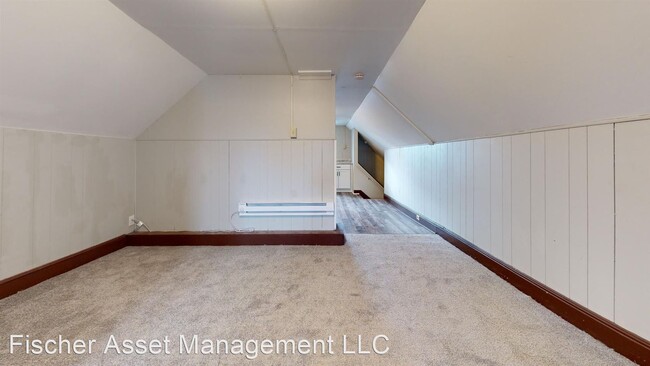 Building Photo - 1 br, 1 bath Apartment - 3210 West 98th St...