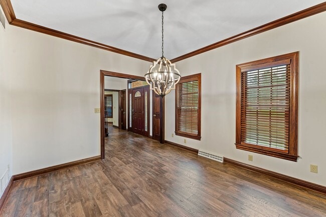 Building Photo - 652 Saddlebrook Dr