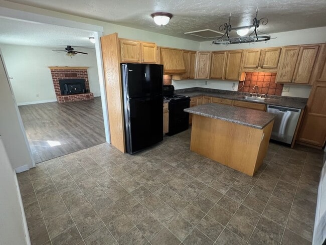 Building Photo - LOCATED IN ENTIAT! Cute 2 bed/1 bath home ...