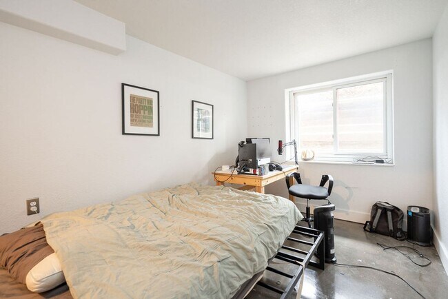 Building Photo - Beautiful and spacious 5 bedroom home located near Long Pond Reservoir in NE Fort Collins