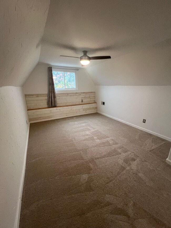 Building Photo - 5533 Southwest Ave