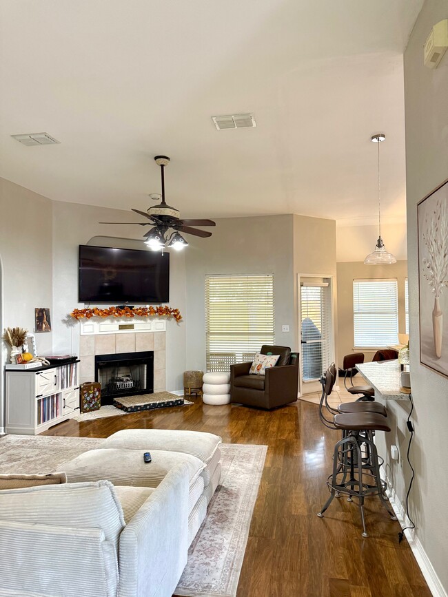 Building Photo - 1353 Pecan Ridge