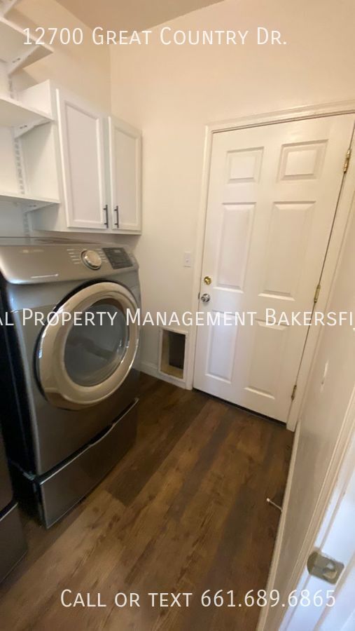 Building Photo - 12700 Great Country Dr