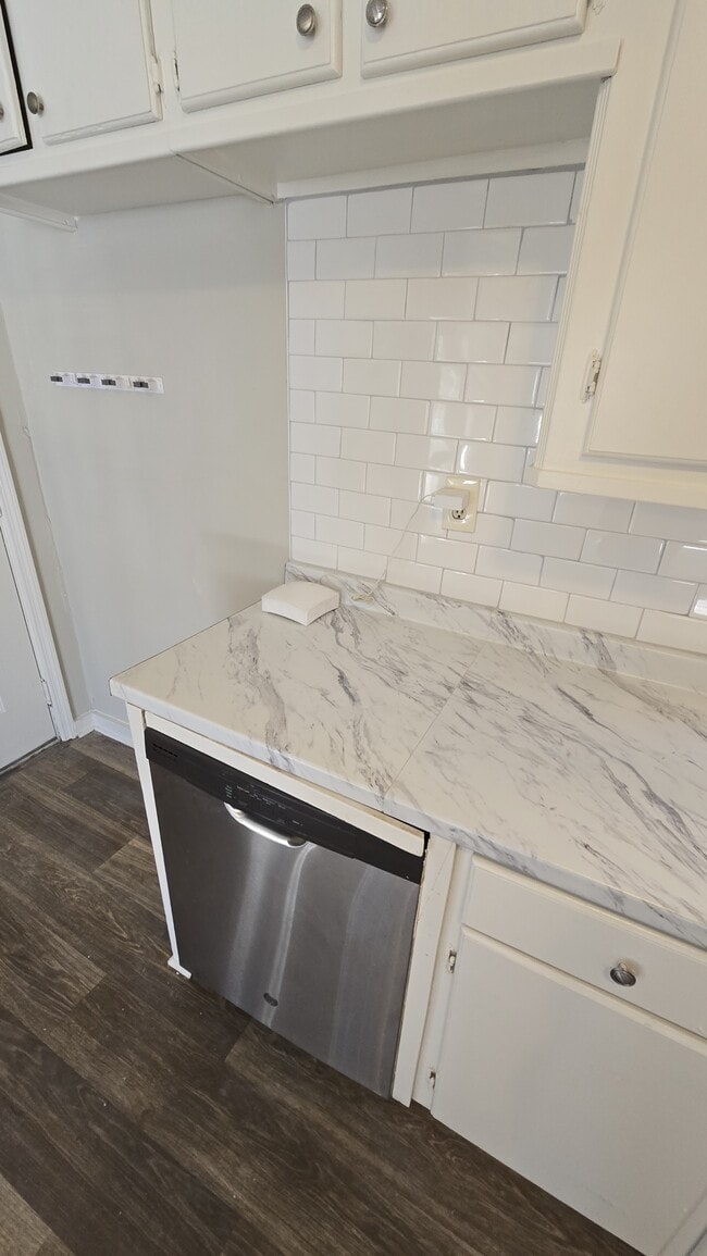 Building Photo - 512 Woodward Ave