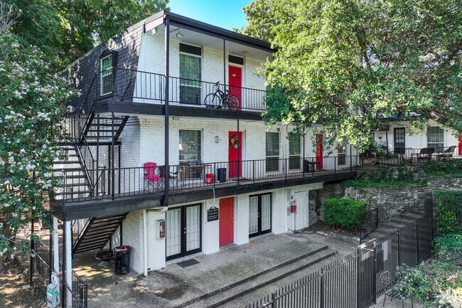 Building Photo - Renaissance Gardens Apartments