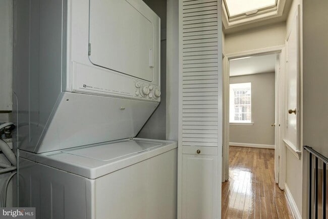 Building Photo - 2531 Queen Annes Ln NW