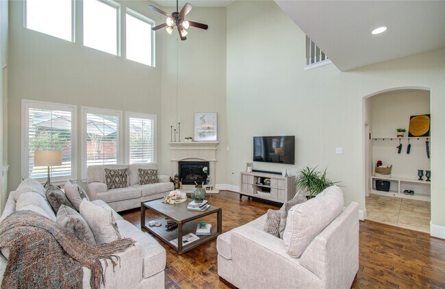 Building Photo - 28627 Rolling Ridge Dr