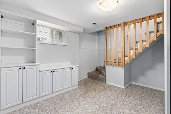 Building Photo - 4Bd/2Ba Seattle Home