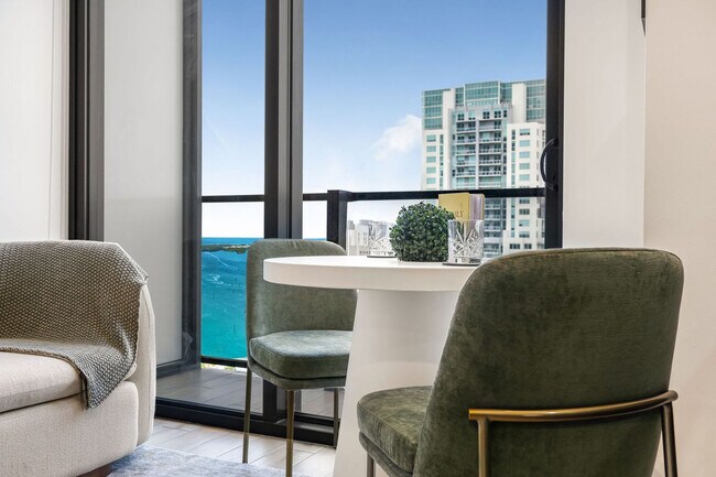 Building Photo - 398 NE 5th St