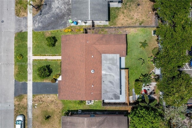 Building Photo - 2620 NW 83rd Ave