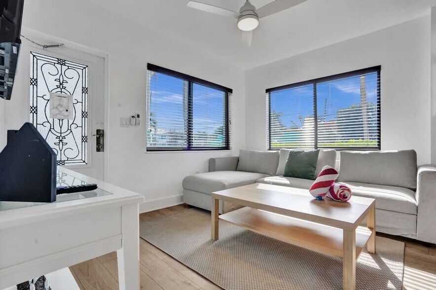 Primary Photo - 333 Walnut St