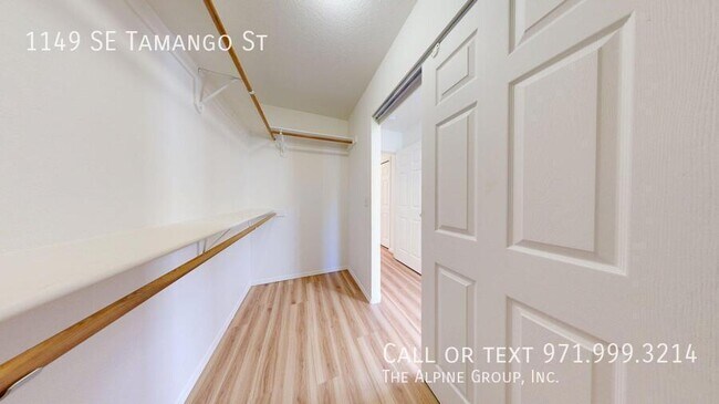 Building Photo - 1149 SE Tamango St
