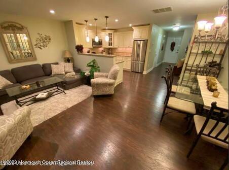 Building Photo - 64 Holly Dr