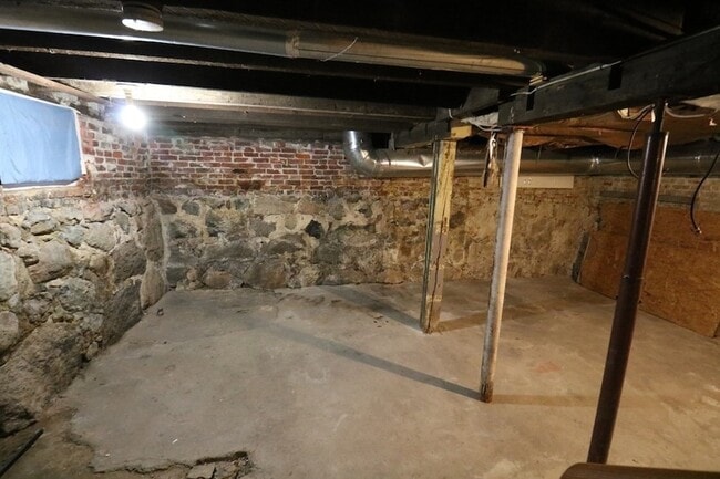 Building Photo - 254 Broadway