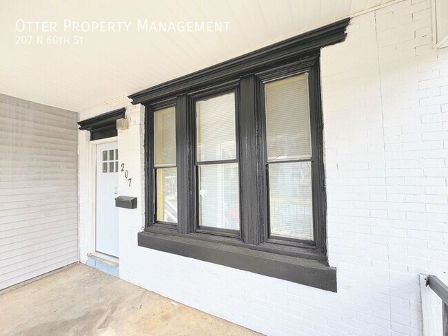 Building Photo - 207 N 60th St
