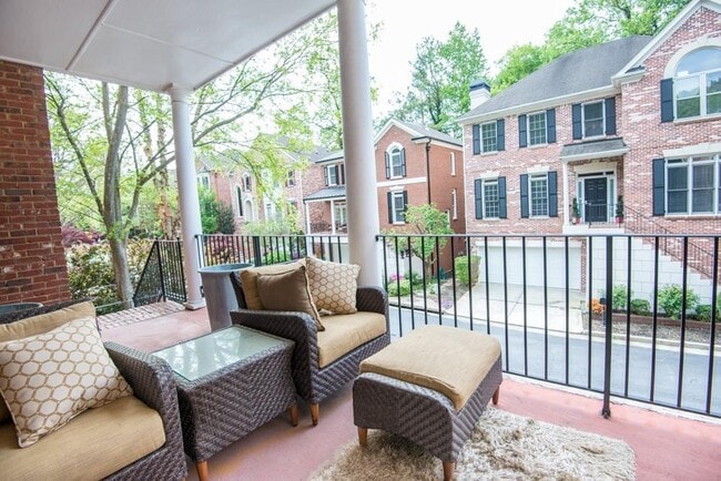 Building Photo - 1122 Ashton Bluff Dr NE