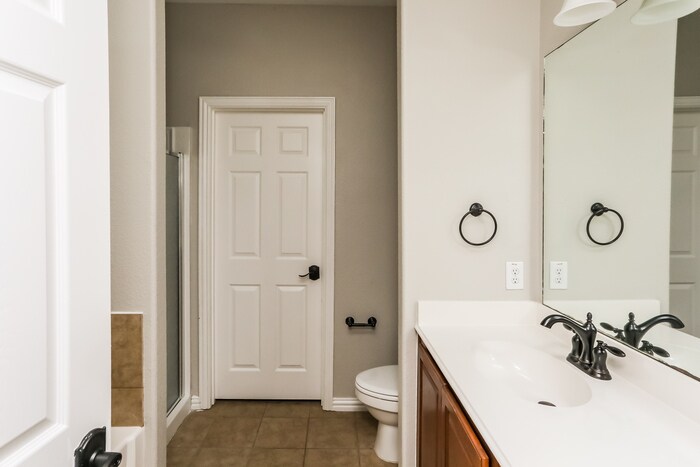 Building Photo - 3009 Flowering Springs Dr