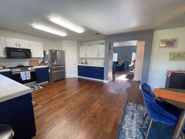 Building Photo - 5 Br 3.5 Ba with pool available soon
