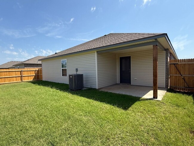 Building Photo - Brand New Spacious 3 Bedroom Home in Musta...