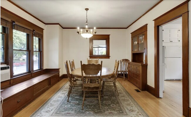 Building Photo - Rare Home Near OSU Campus!