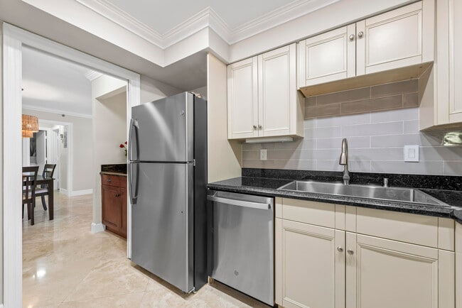 Building Photo - 3301 S Ocean Blvd