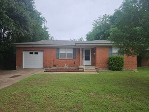 Building Photo - Cozy 2 bedroom 1 bathroom house with 1 car garage in North Richland Hills