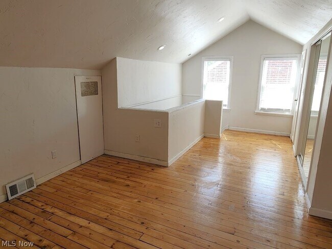 Building Photo - 4102 Verona Rd