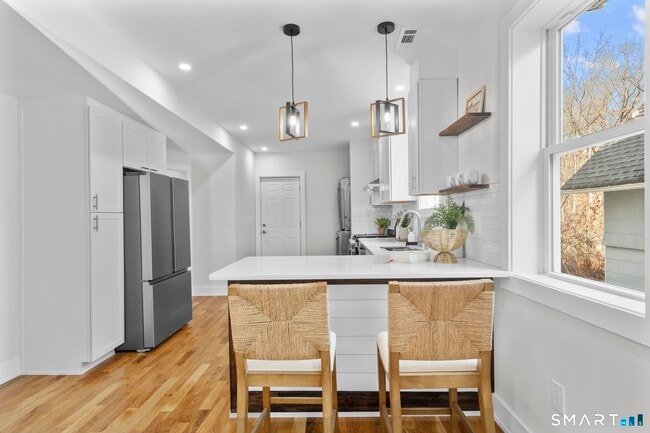 Building Photo - 54 Plaza Ave