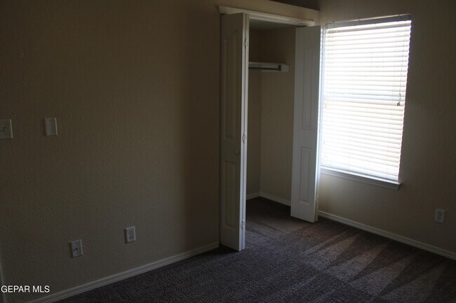 Building Photo - 12101 Picasso Dr
