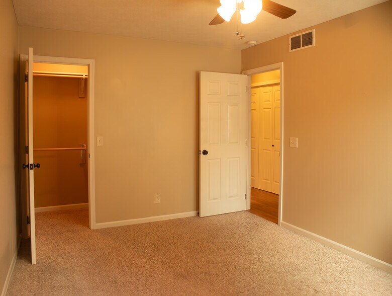 2nd Main Level Bedroom - 2142 Oxford Dr