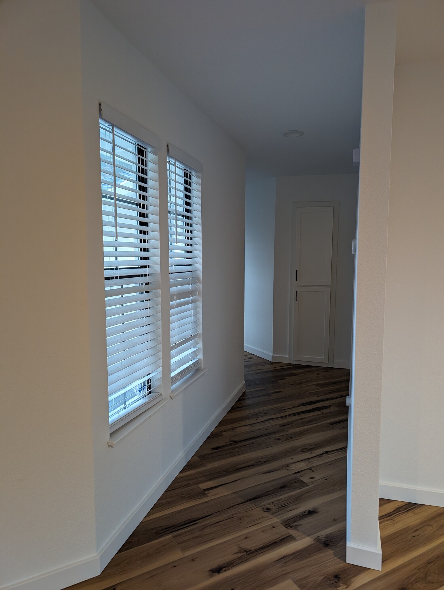 Building Photo - 4977 Hoen Ave