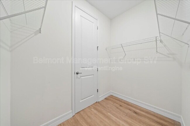 Building Photo - 2404 Hanford Ln