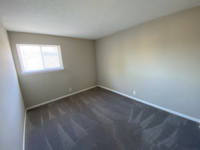 Building Photo - 1005 Hickory Hill Ln