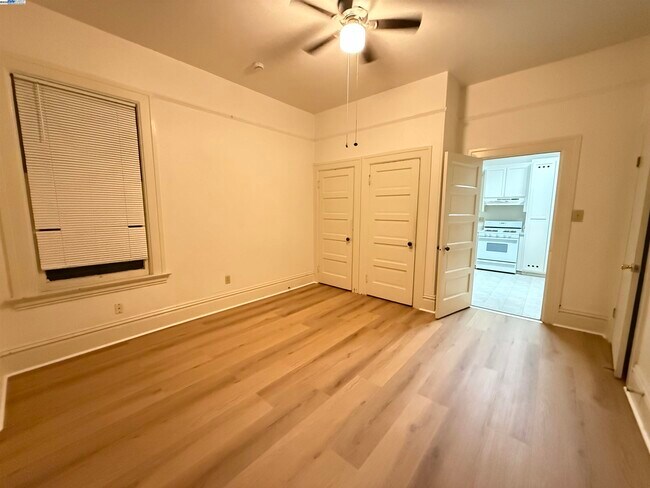 Building Photo - 1173 Park Ave E