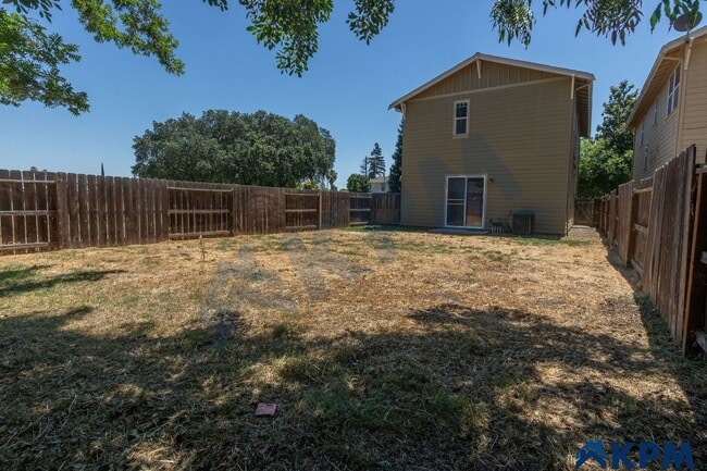 Building Photo - Updated 2-Story, 3 Bedroom 2.5 Bath Single...