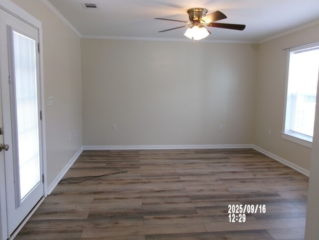 Building Photo - 3BR/1.5BA Single Family Home in Pascagoula...