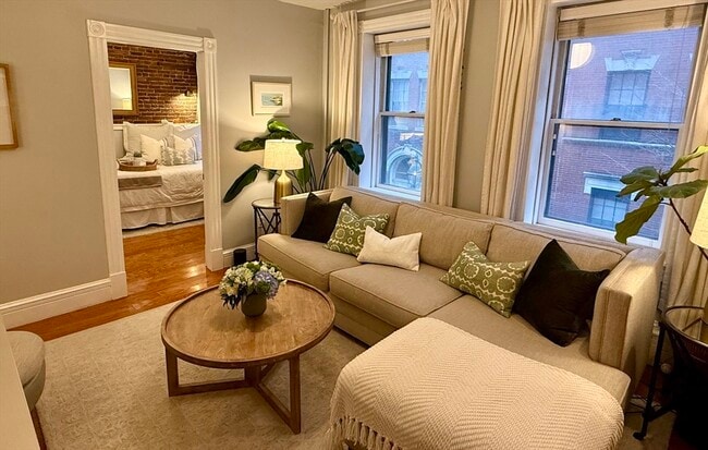 Building Photo - 59 Myrtle St