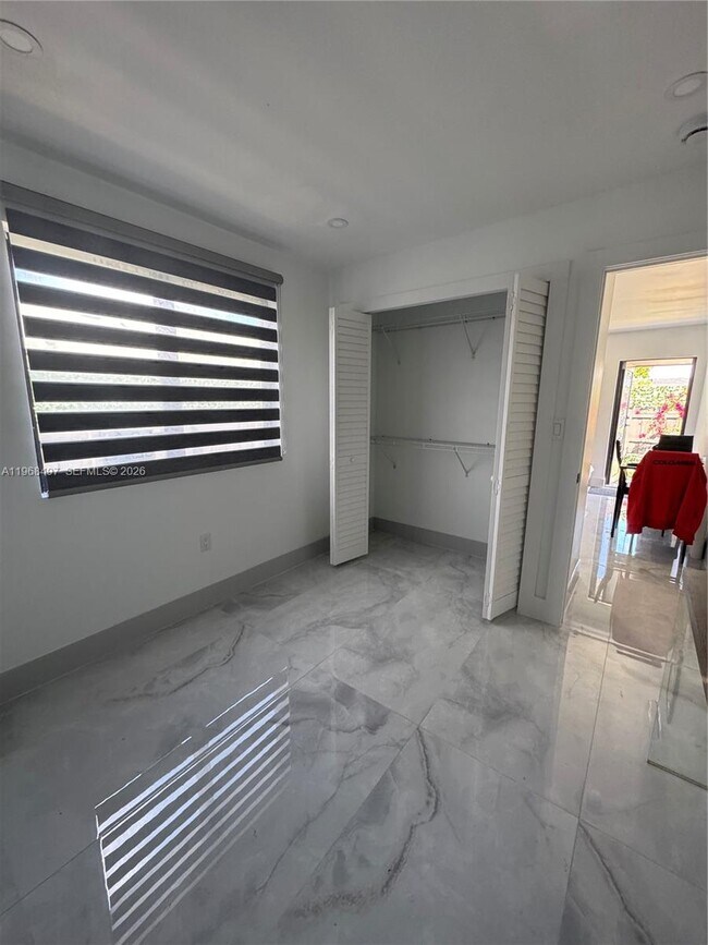 Building Photo - 1710 SW 99th Terrace