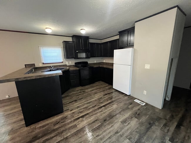 Building Photo - 177 Peach St