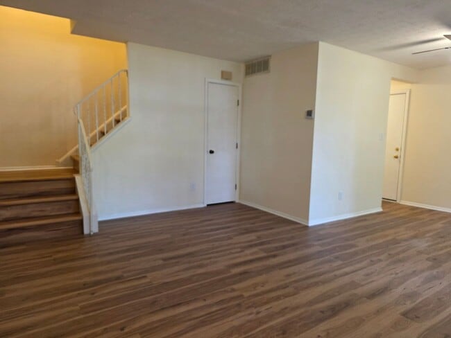 Building Photo - 13622 Oakbrook Dr