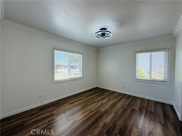 Building Photo - 1525 W Houston Ave