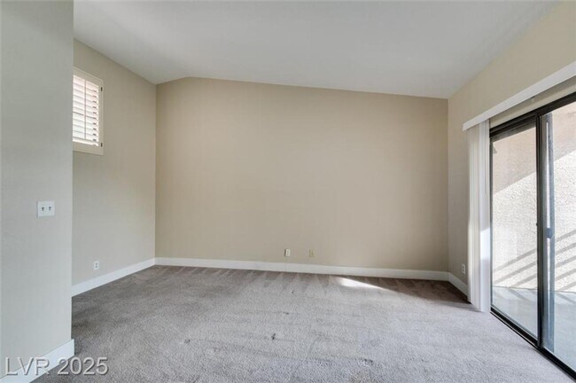 Building Photo - LOCATED IN GATED COMMUNITY JUST MINUTES FR...