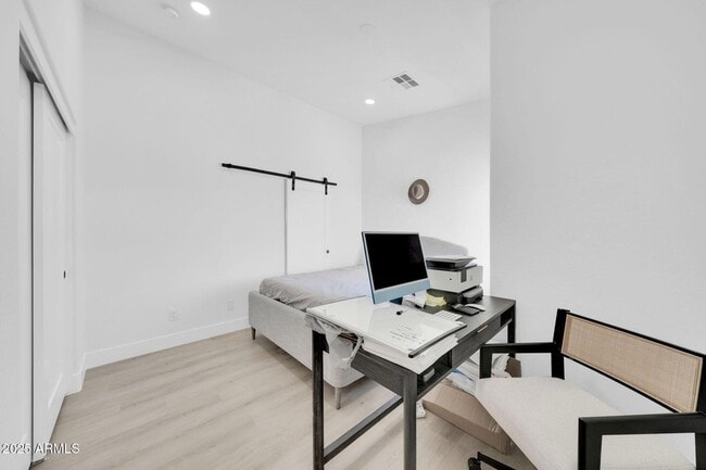 Building Photo - 3034 N 39th St